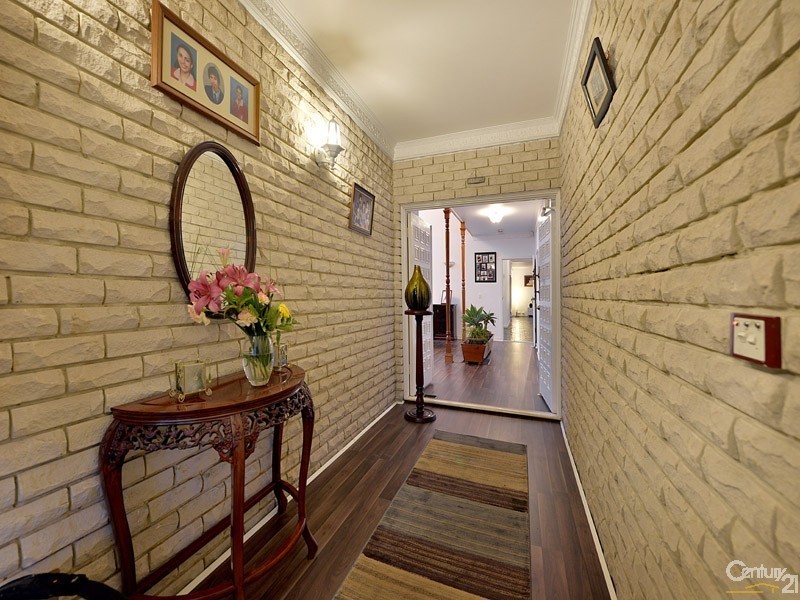 39 Springs Road, Clayton South VIC 3169