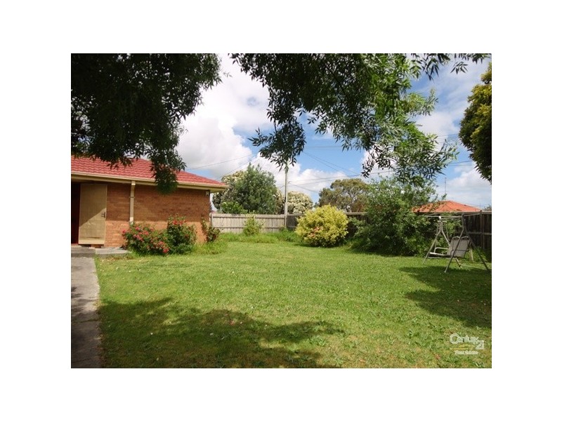 25 Glenelg Drive, Clayton South VIC 3169