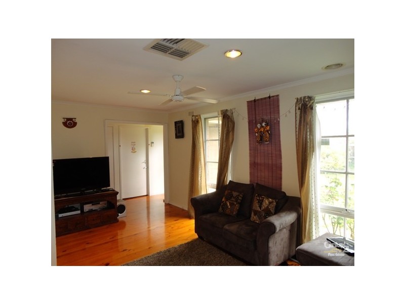 25 Glenelg Drive, Clayton South VIC 3169