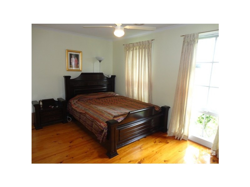 25 Glenelg Drive, Clayton South VIC 3169