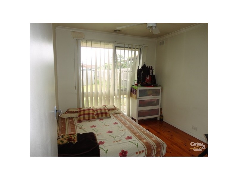 25 Glenelg Drive, Clayton South VIC 3169