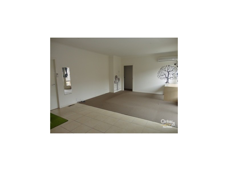 2/3 Lanham Street, Oakleigh East VIC 3166