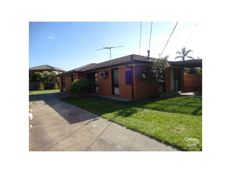 18 Debbie Close, Clarinda VIC 3169