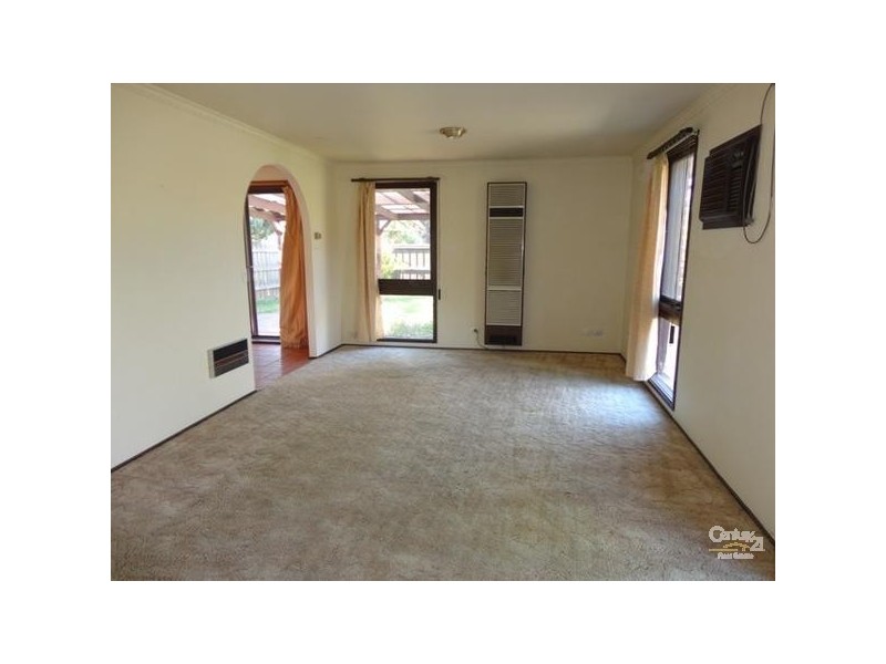 18 Debbie Close, Clarinda VIC 3169