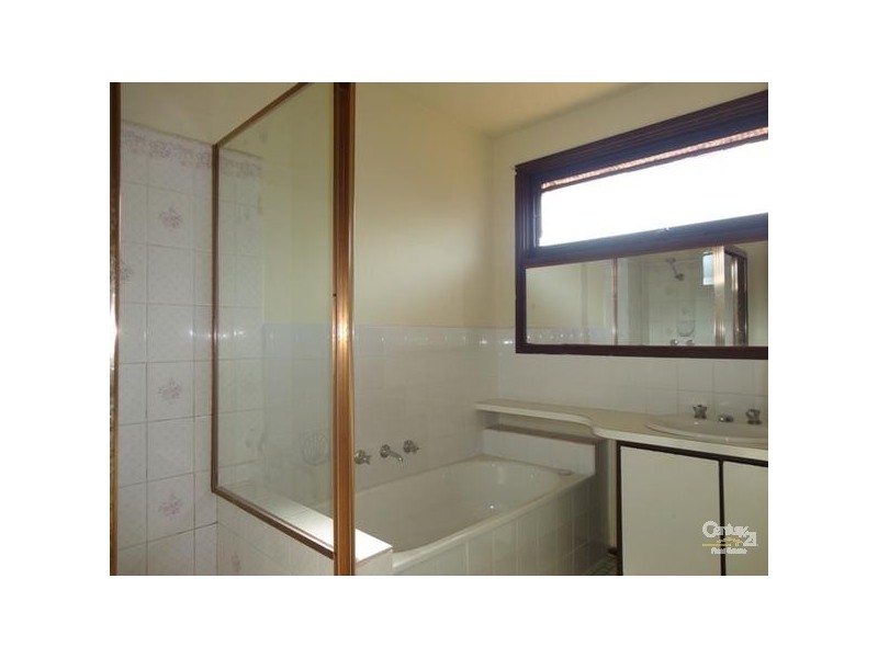 18 Debbie Close, Clarinda VIC 3169