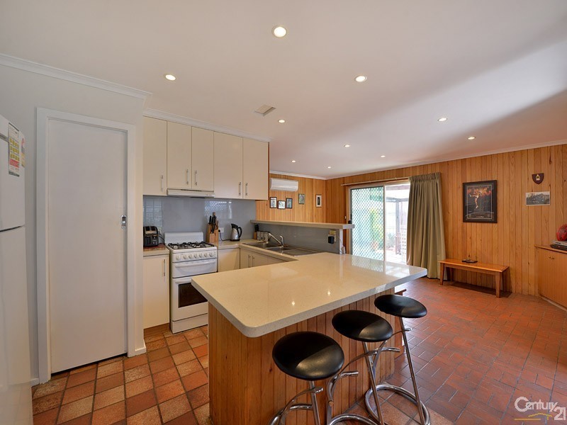 43 Lincoln Drive, Cheltenham VIC 3192