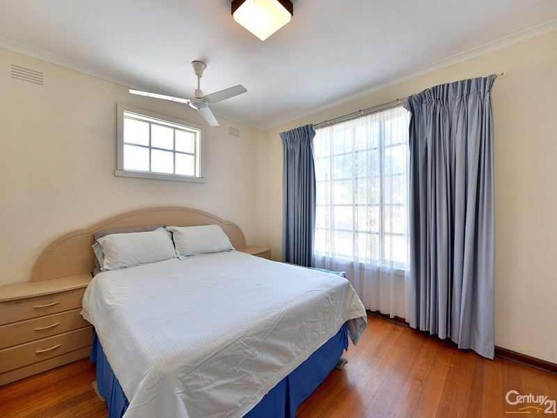 43 Lincoln Drive, Cheltenham VIC 3192