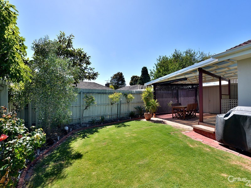 43 Lincoln Drive, Cheltenham VIC 3192