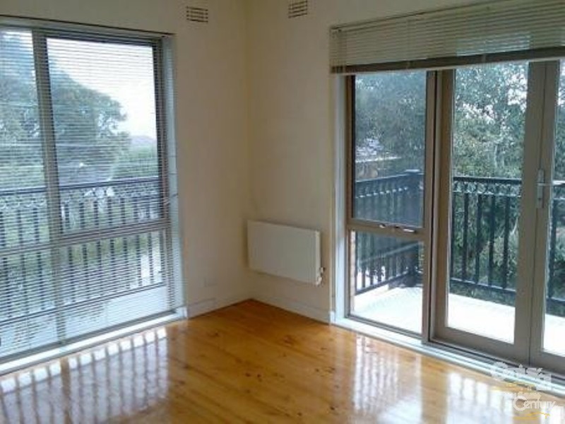 1/11 Foam Street, Parkdale VIC 3195