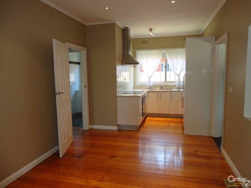 1/11 Flora Road, Clayton VIC 3168