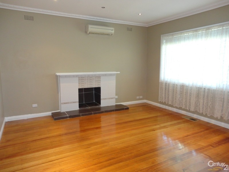 1/11 Flora Road, Clayton VIC 3168