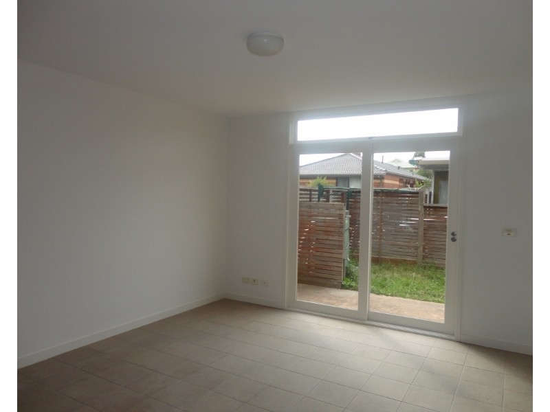 1/27-29 Clayton Road, Oakleigh East VIC 3166