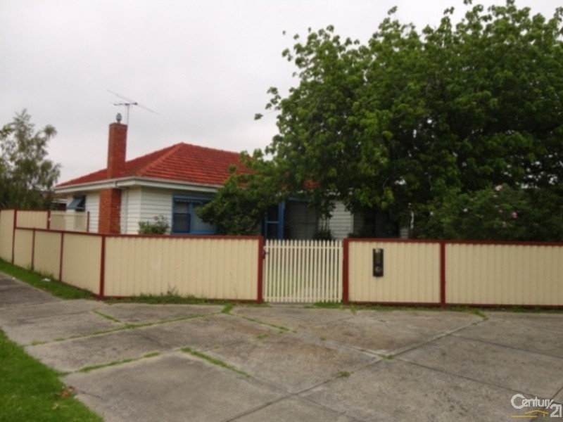 28 Harlington Street, Clayton VIC 3168