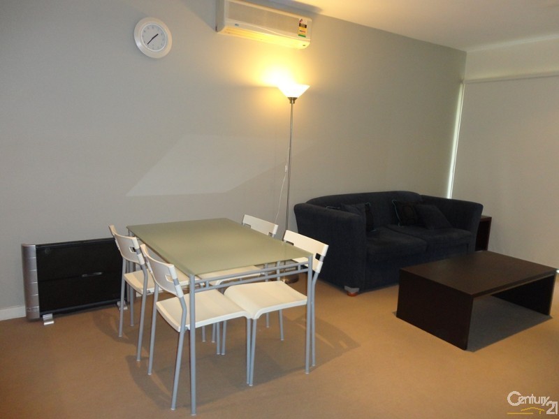 13/1 Monash Green Drive, Clayton VIC 3168