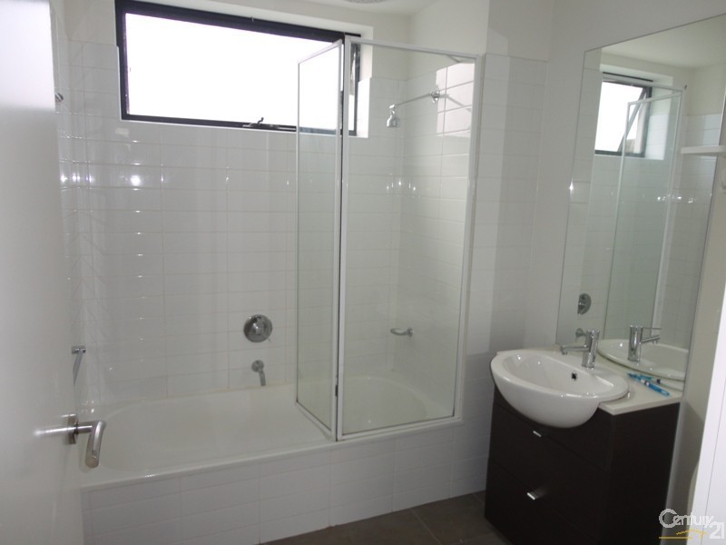 13/24-26 Burton Avenue, Clayton VIC 3168