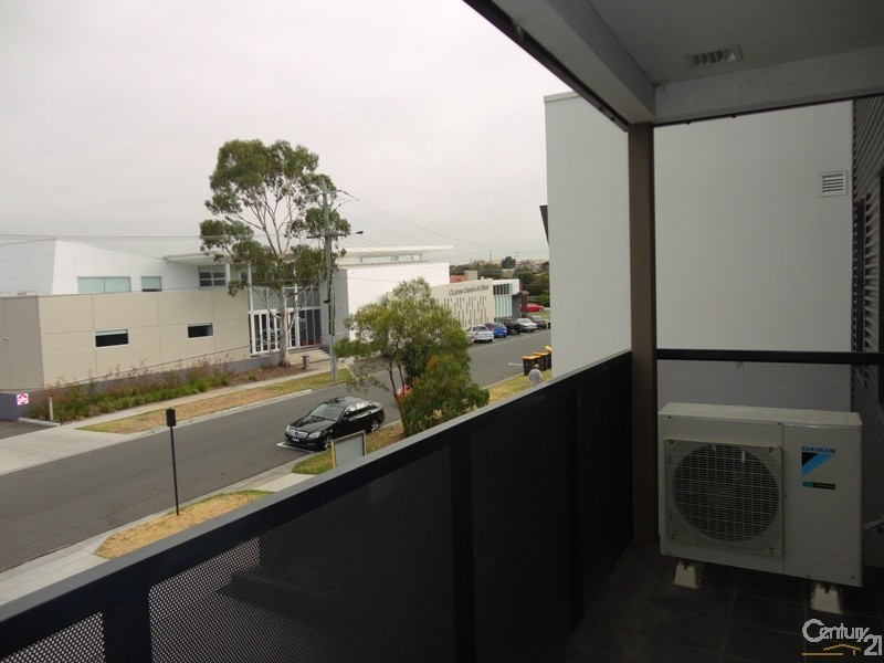 13/24-26 Burton Avenue, Clayton VIC 3168