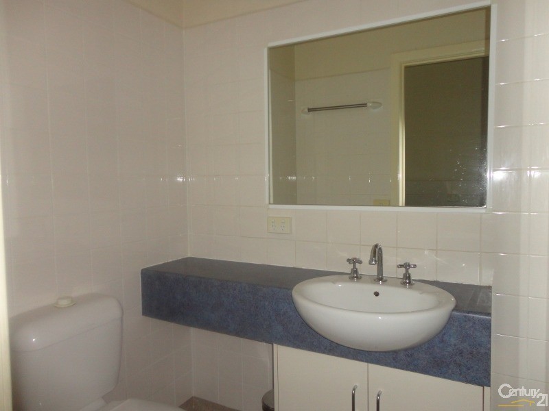F13/2015 Dandenong Road, Clayton VIC 3168