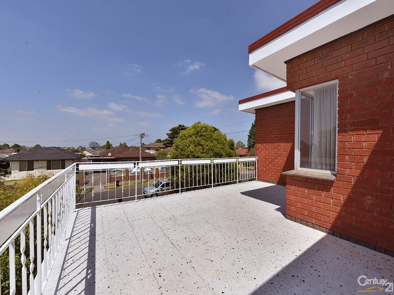 14 Durham Place, Clayton South VIC 3169
