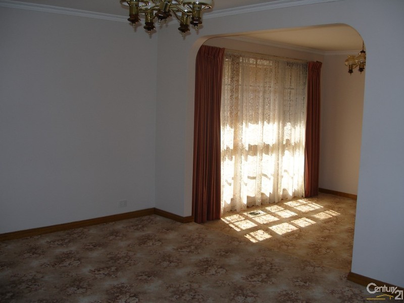 16 Redpath Close, Oakleigh South VIC 3167