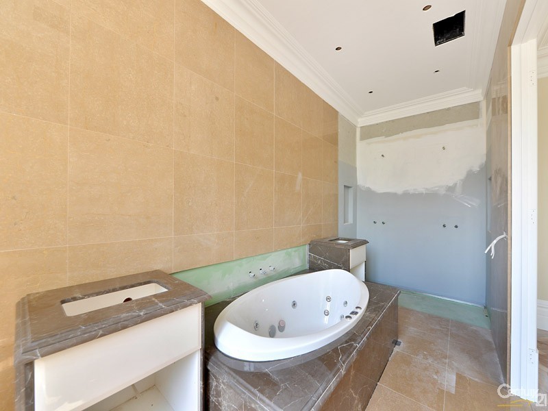 24 Welwyn Avenue, Brighton East VIC 3187