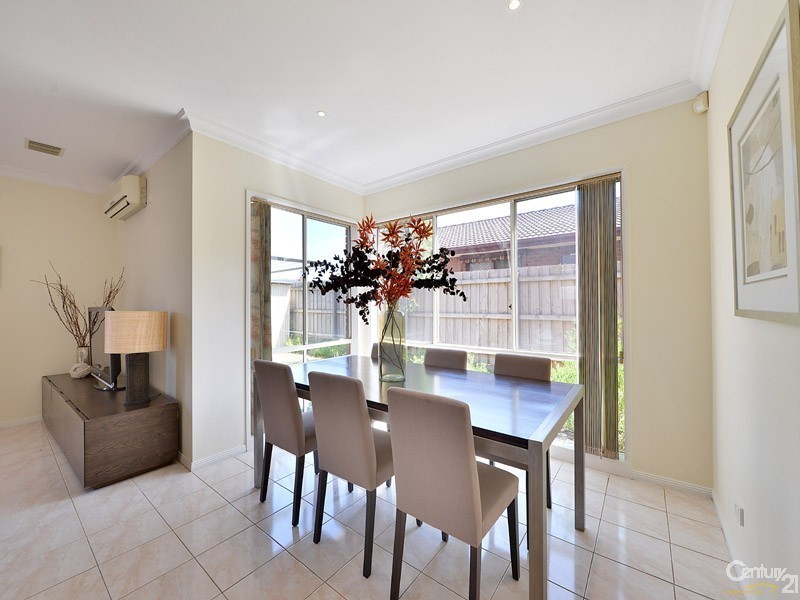 1/25 Sundowner Avenue, Clarinda VIC 3169