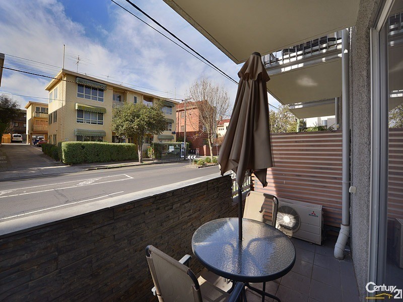 10/220 Barkly Street, St Kilda VIC 3182
