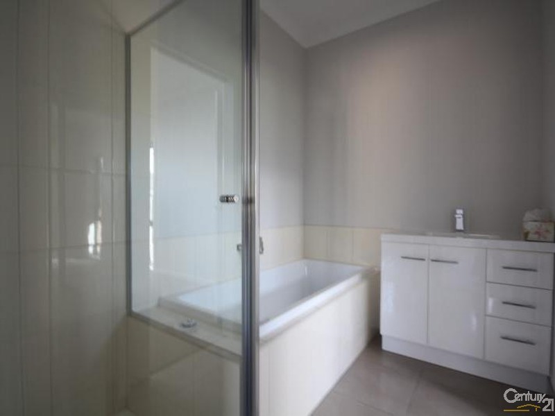 3/54 East Road, Seaford VIC 3198