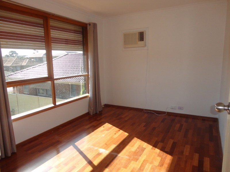 8 Glenda Close, Clarinda VIC 3169