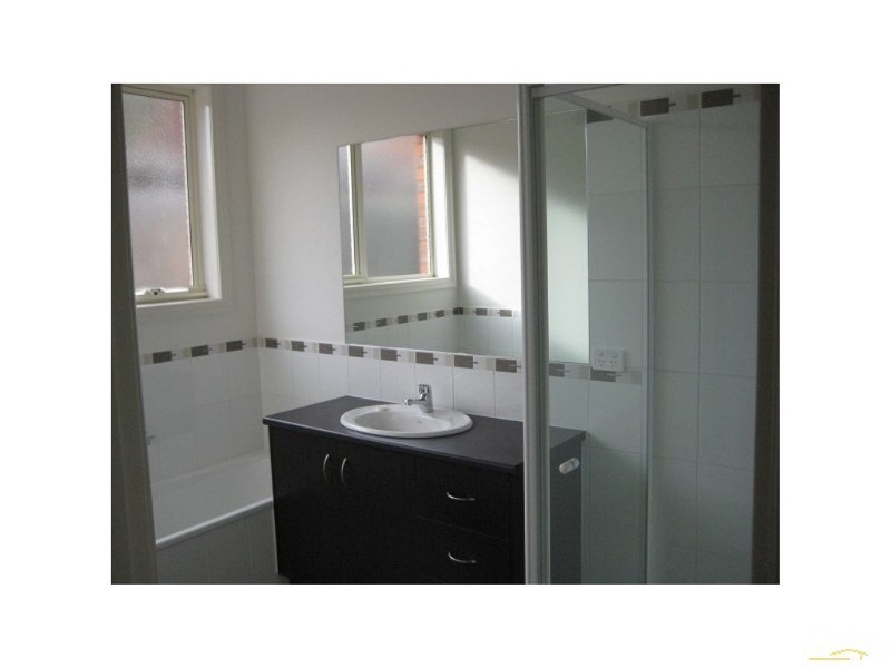 2/25 Sundowner Avenue, Clarinda VIC 3169