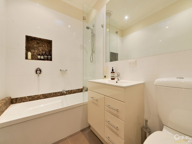 11 Brentwood Close, Clayton South VIC 3169