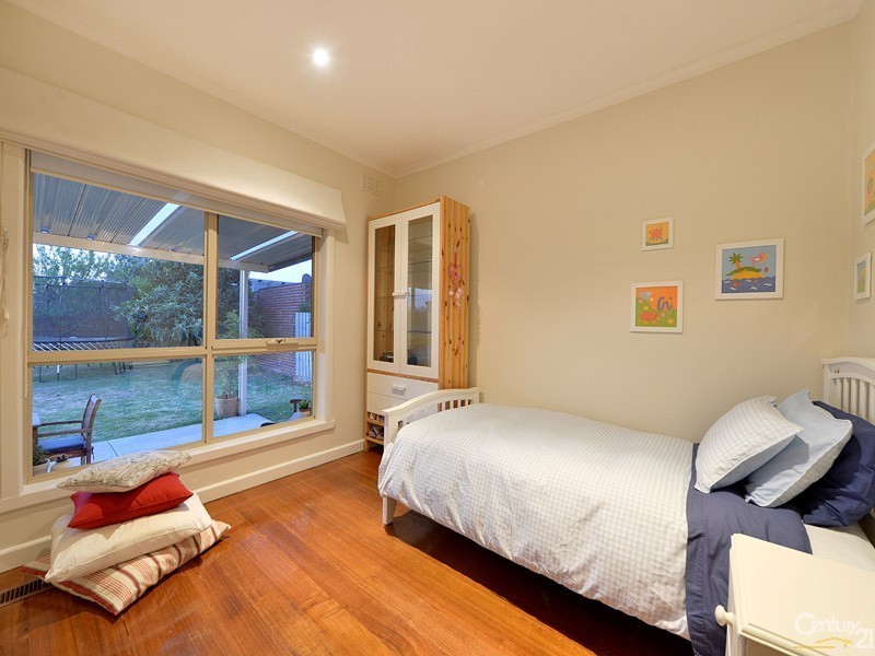 11 Brentwood Close, Clayton South VIC 3169