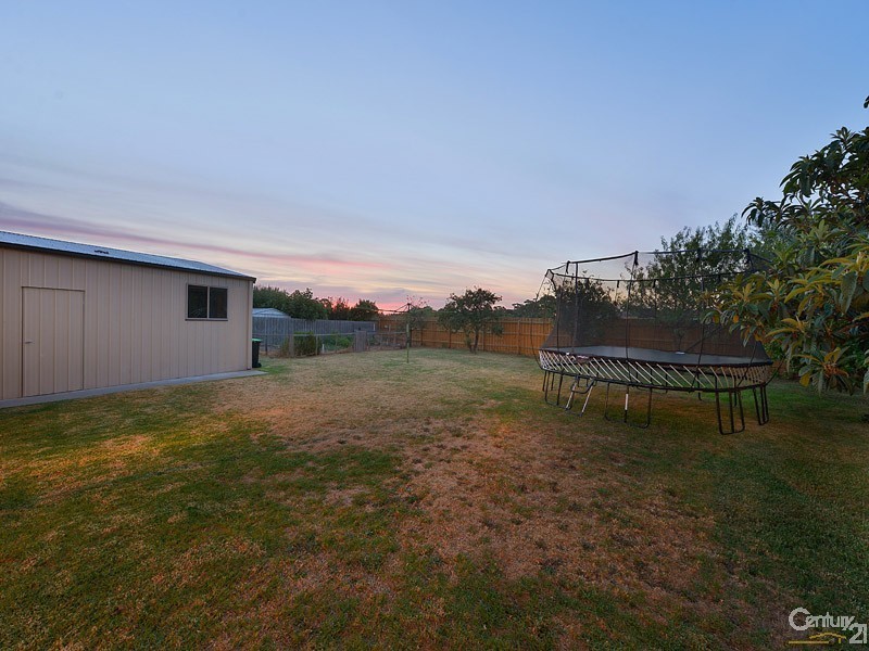 11 Brentwood Close, Clayton South VIC 3169