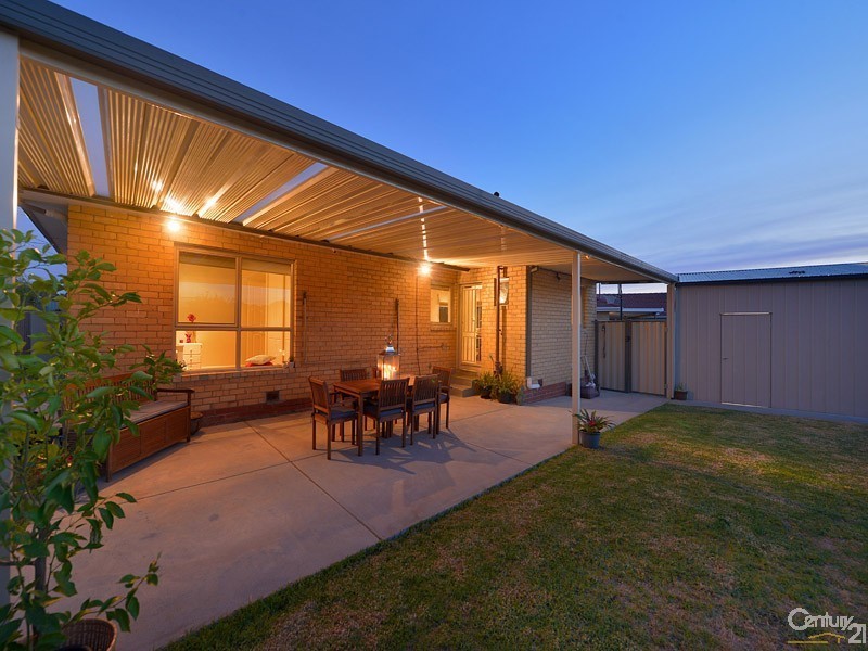 11 Brentwood Close, Clayton South VIC 3169