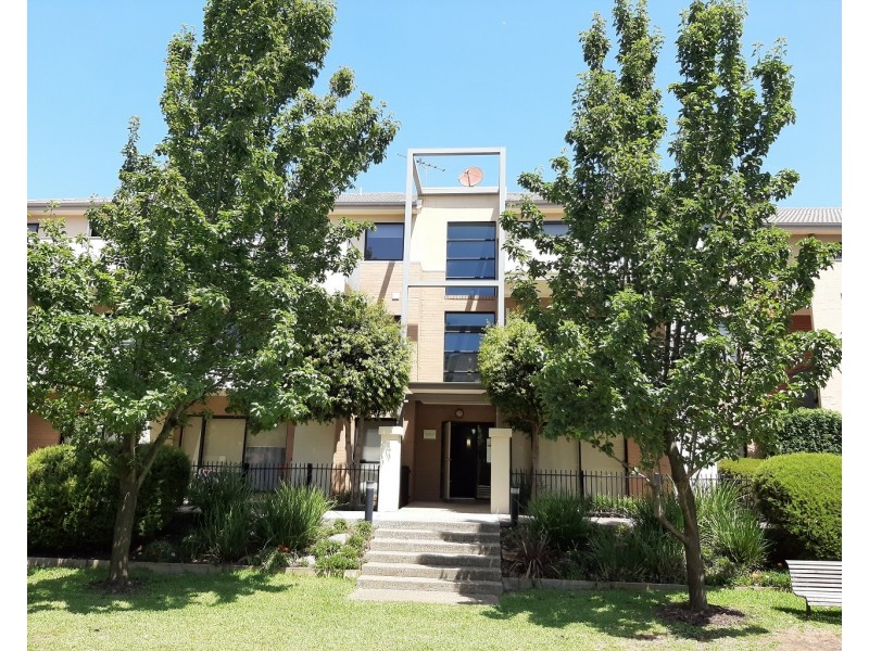 30/2 Greenfield Drive, Clayton VIC 3168
