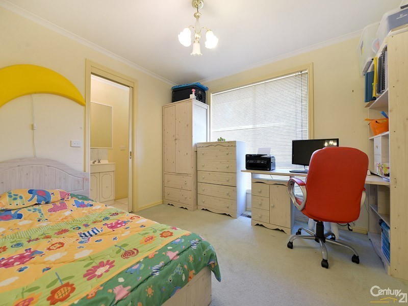 2/22 Riley Street, Oakleigh South VIC 3167