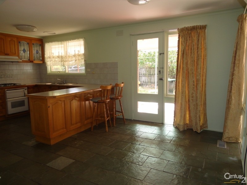 3 Narrumburn Road, Clayton South VIC 3169