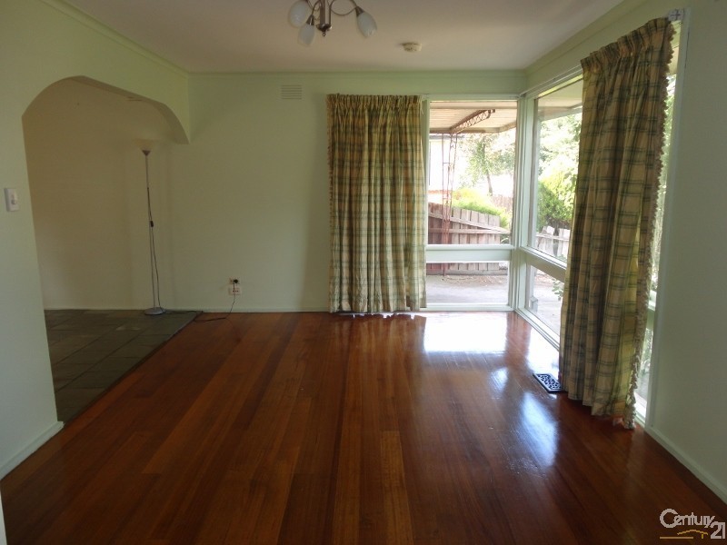 3 Narrumburn Road, Clayton South VIC 3169