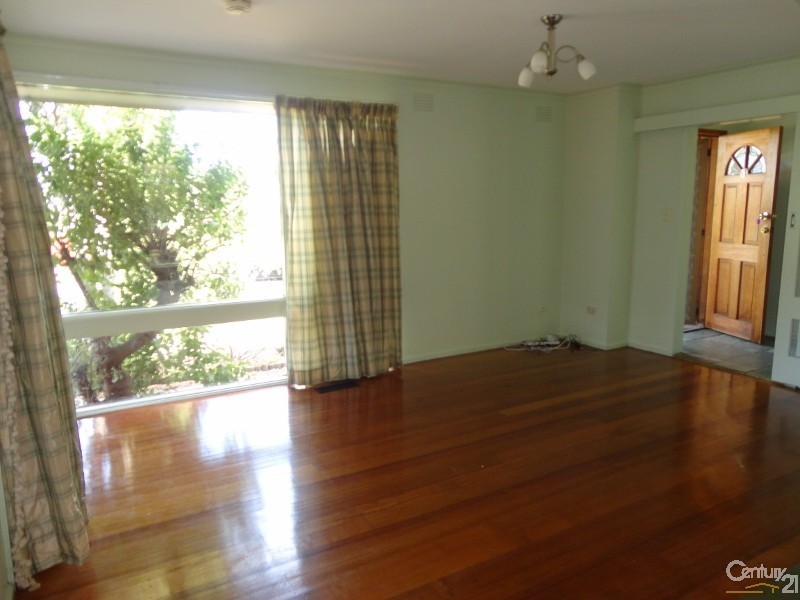 3 Narrumburn Road, Clayton South VIC 3169