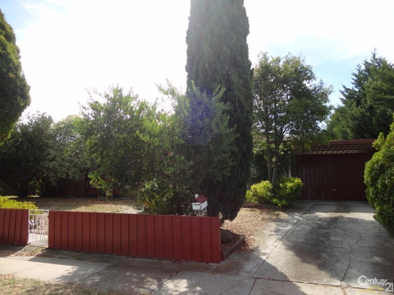 3 Narrumburn Road, Clayton South VIC 3169