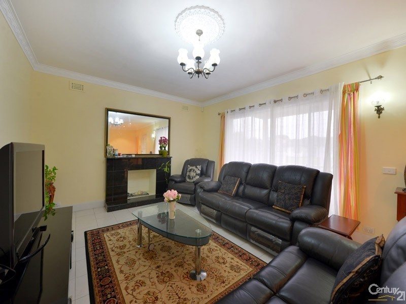 5 Harlington Street, Clayton VIC 3168