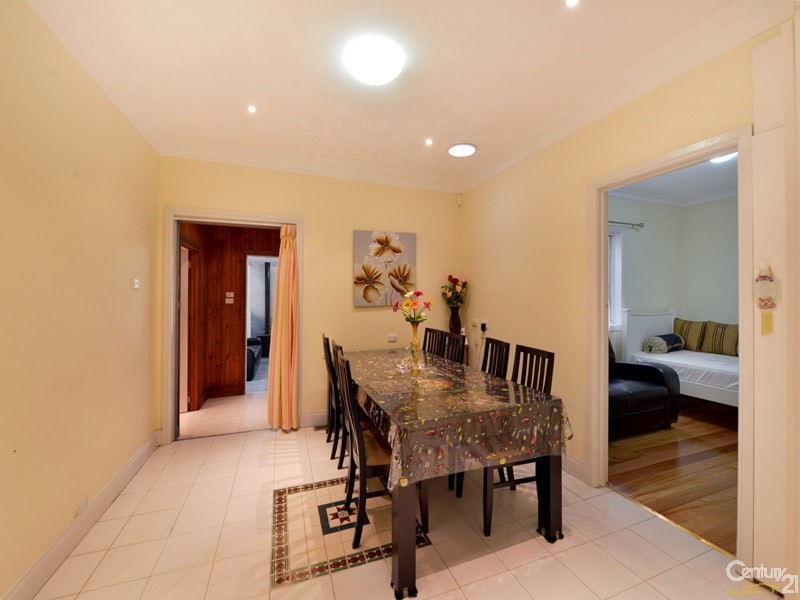 5 Harlington Street, Clayton VIC 3168