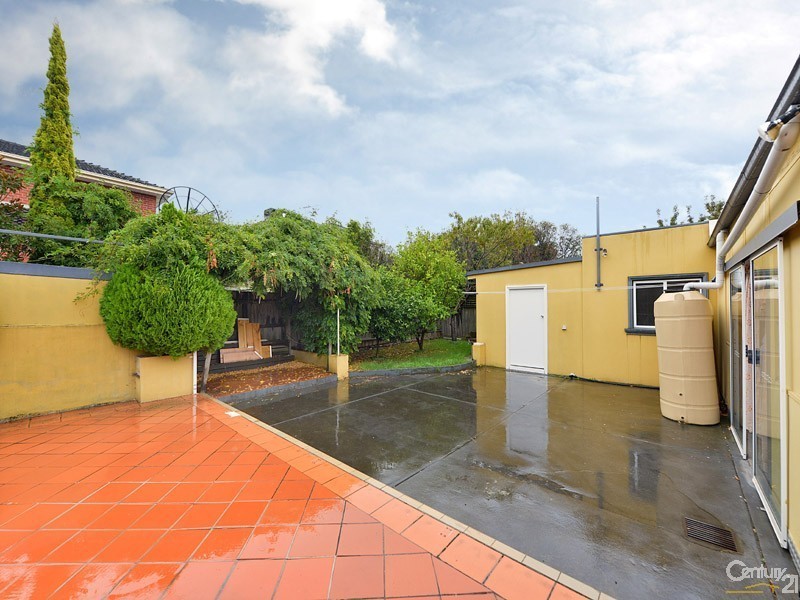 5 Harlington Street, Clayton VIC 3168