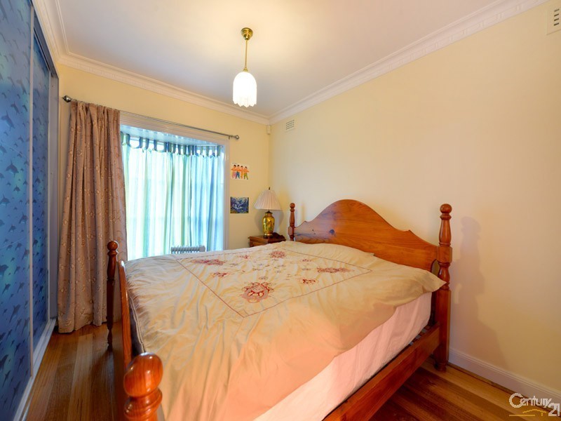 5 Harlington Street, Clayton VIC 3168