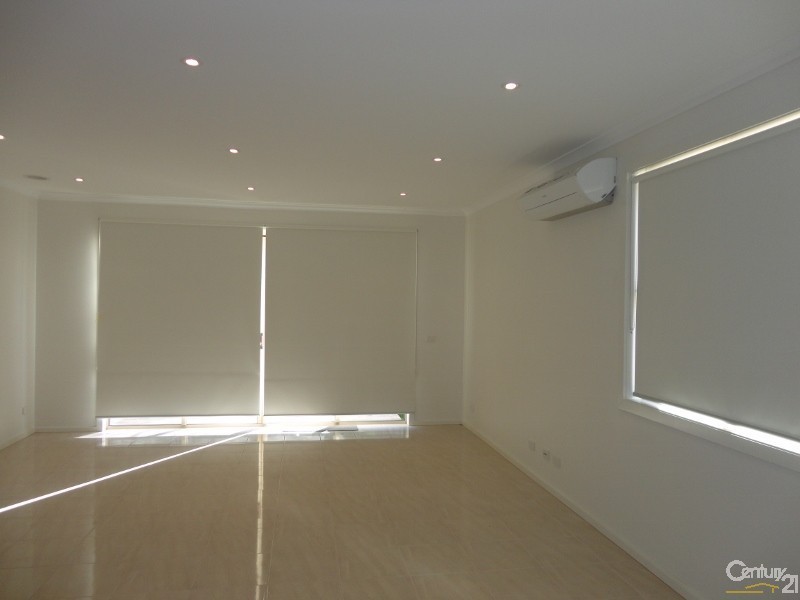 2/49 Eulinga Road, Clarinda VIC 3169