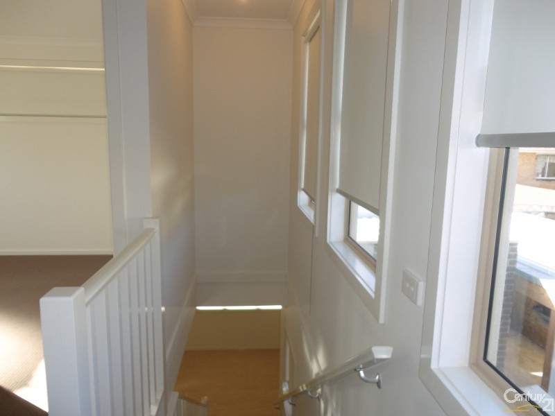 2/49 Eulinga Road, Clarinda VIC 3169