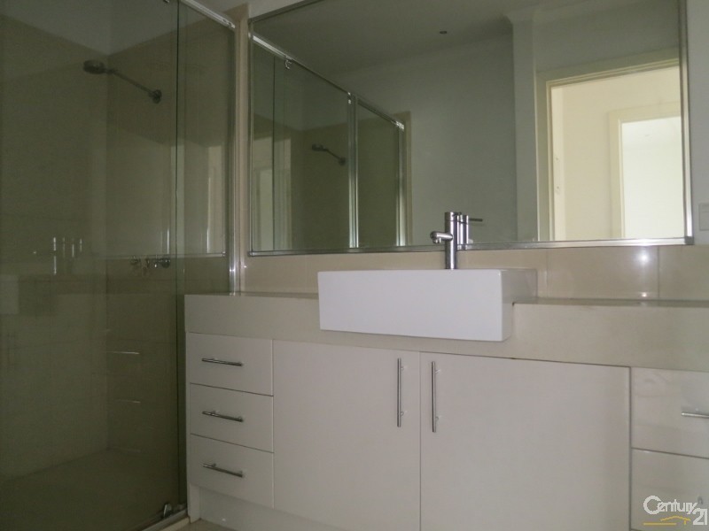 16/28 Burton Avenue, Clayton VIC 3168