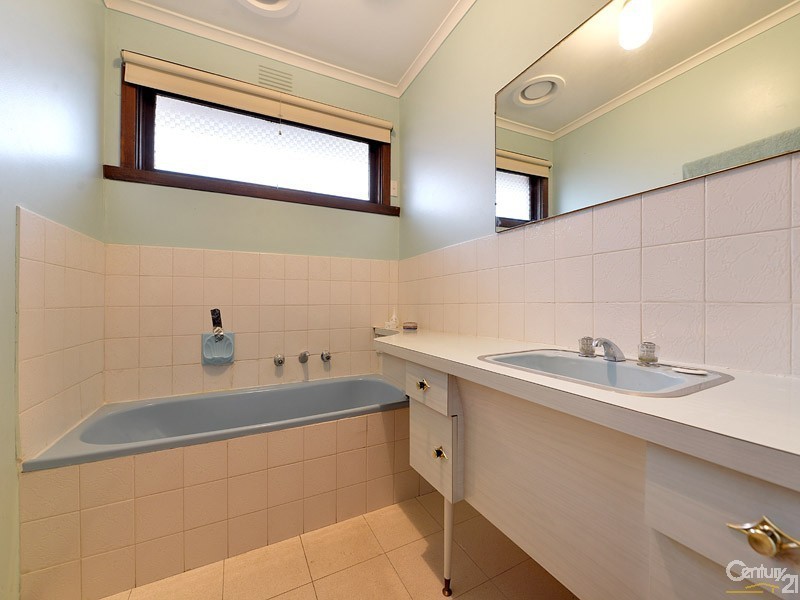 35 Kallay Street, Clayton South VIC 3169