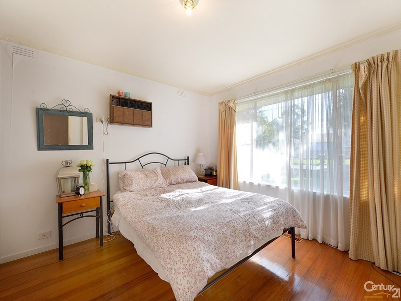 6 Newport Road, Clayton South VIC 3169