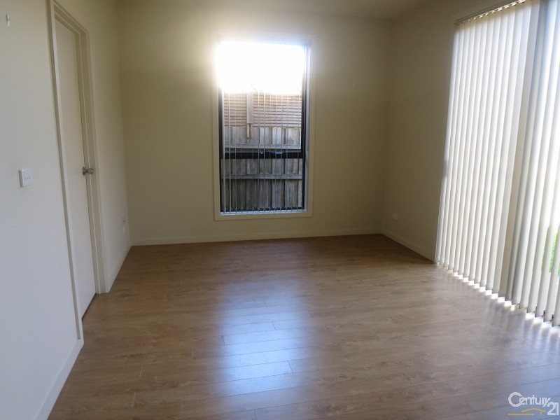 2/27-29 Colin Road, Oakleigh South VIC 3167