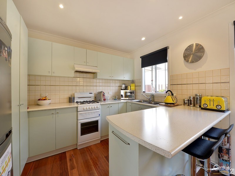 9B Manoon Road, Clayton South VIC 3169